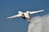 Гидроавиасалон-2012. Сброс воды с Бе-200